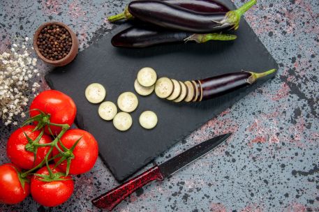 Aubergine rôties au fromage et tomate